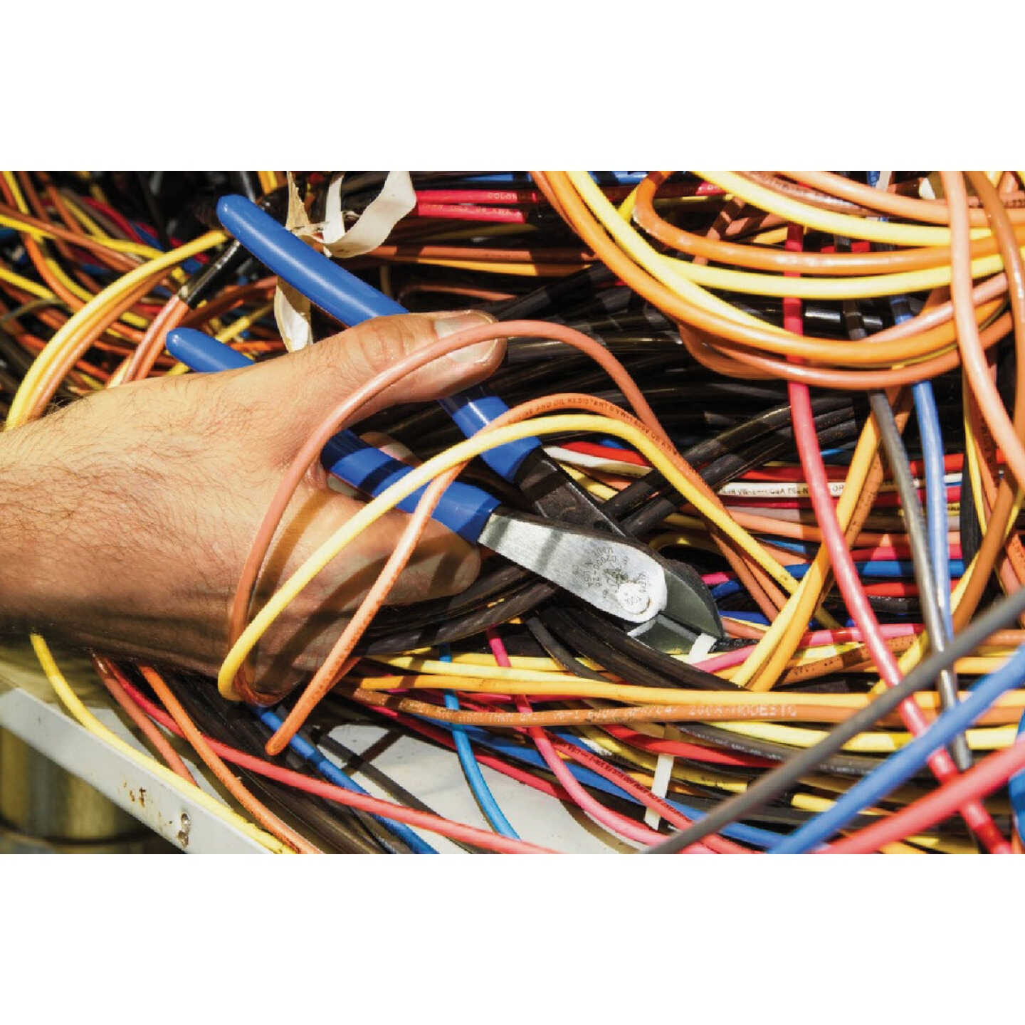 Klein 8 In. Heavy Duty High Leverage Diagonal Cutting Pliers Image 2