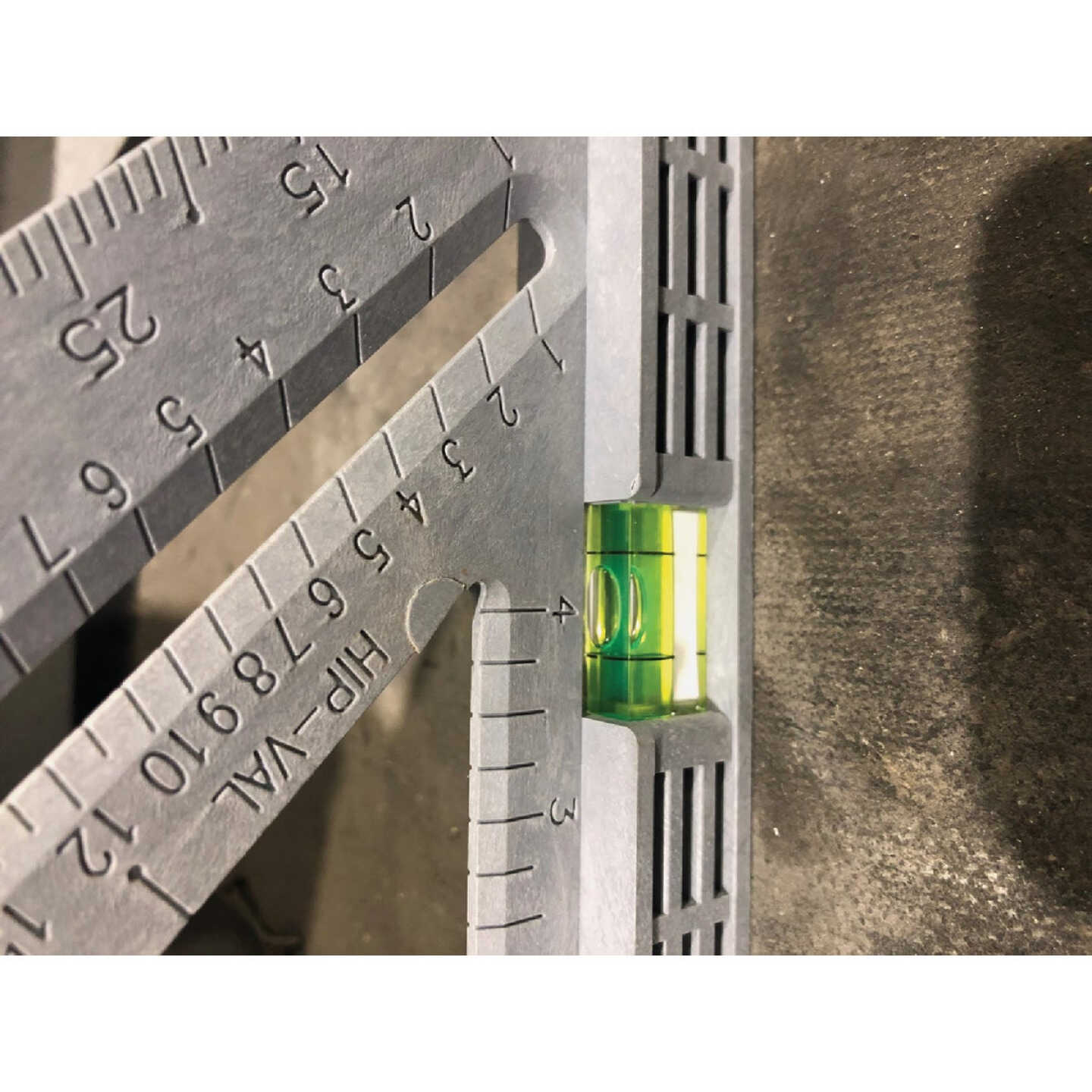 Swanson Speedlite 8 In. Plastic Rafter Square with Level Image 2