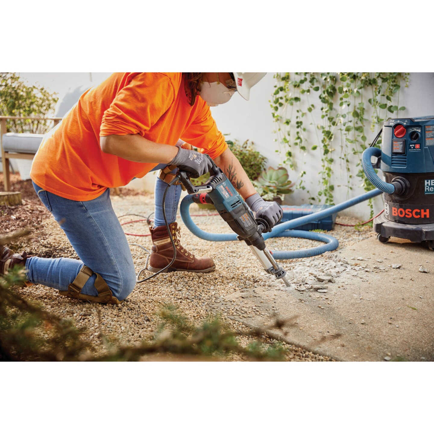 Bosch BULLDOG Xtreme 1 In. SDS-Plus 7.5-Amp Electric Rotary Hammer Drill Image 4