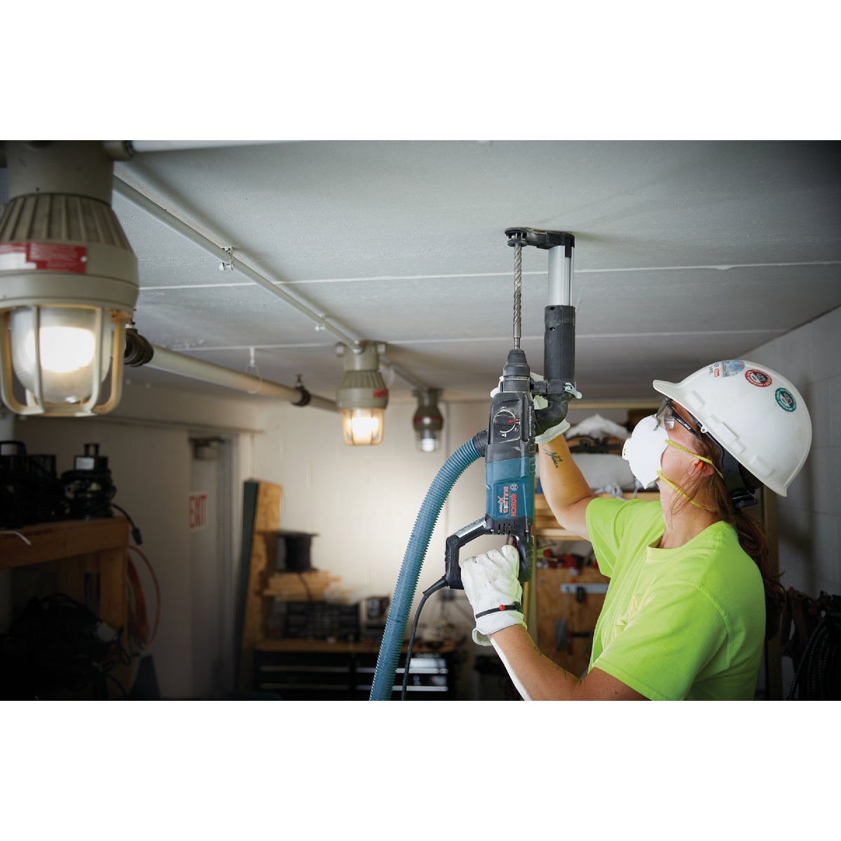 Bosch BULLDOG Xtreme 1 In. SDS-Plus 7.5-Amp Electric Rotary Hammer Drill Image 3