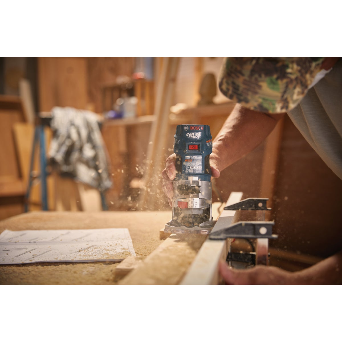 Bosch 5.6-Amp 1.0 HP Variable-Speed Fixed Base Palm Router Image 3