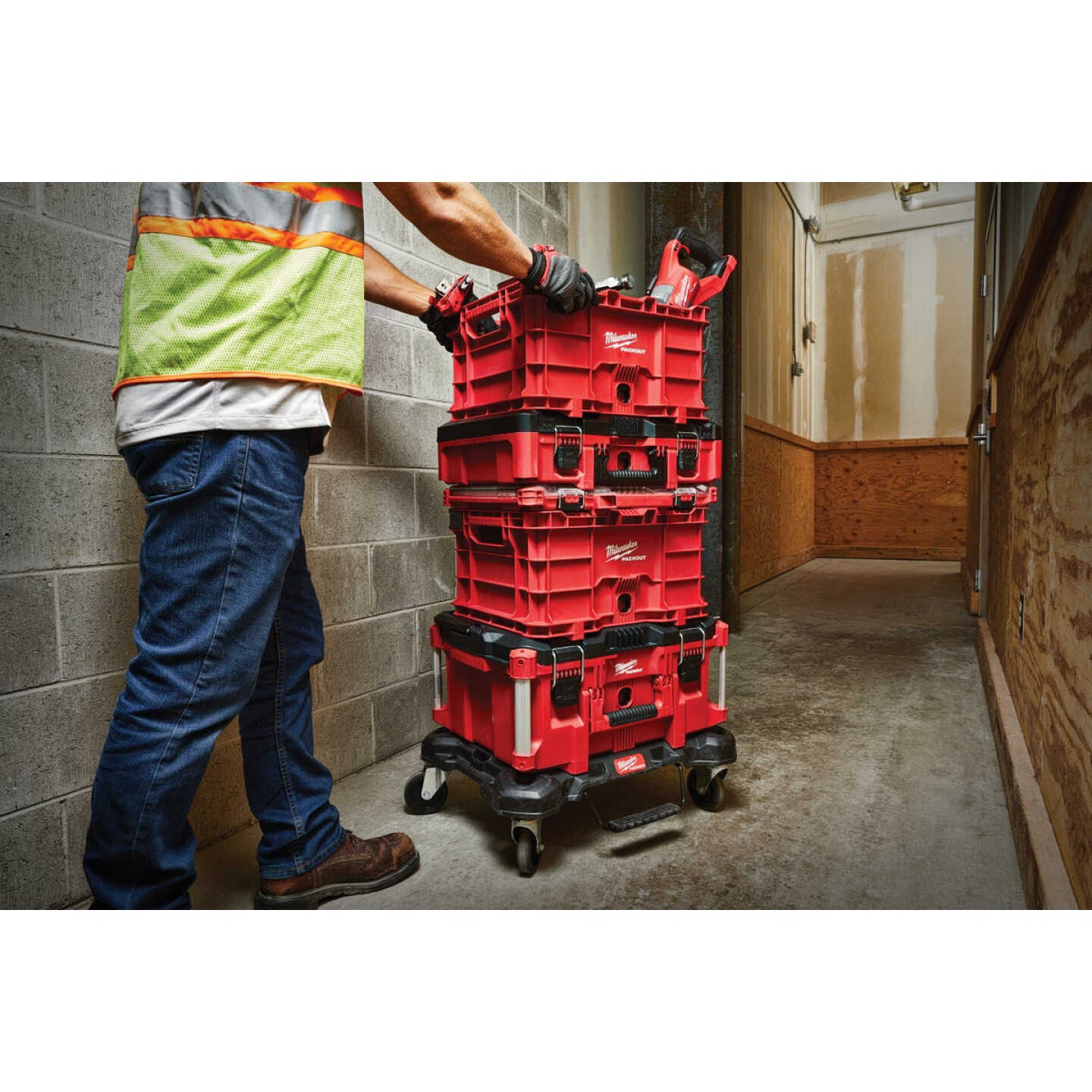 Milwaukee PACKOUT 50 Lb. Red Storage Tote Image 3