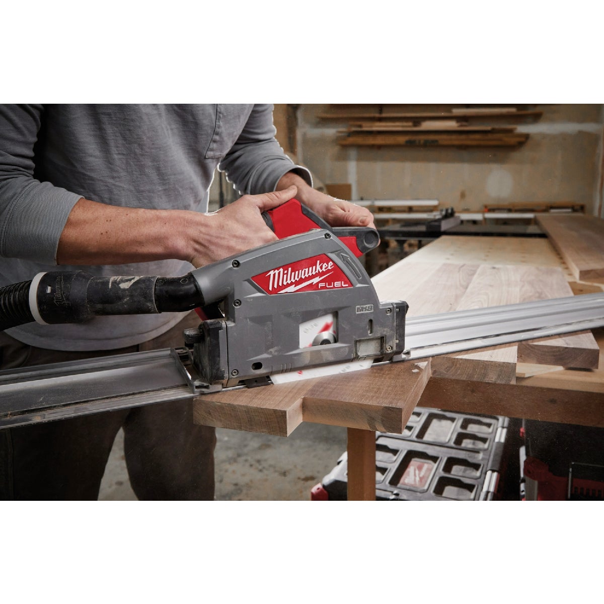 Milwaukee 31 In. Track Saw Guide Rail Image 3