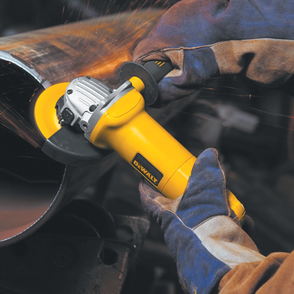 DEWALT 4-1/2 In. 11-Amp Small Angle Grinder Image 2