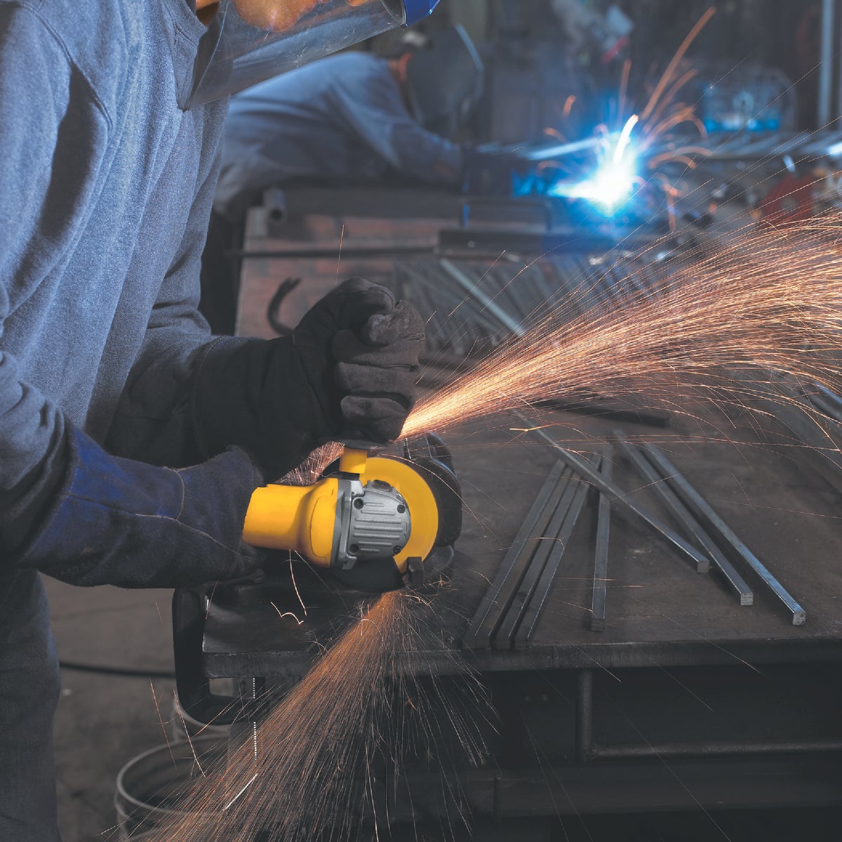 DEWALT 4-1/2 In. 11-Amp Small Angle Grinder Image 4