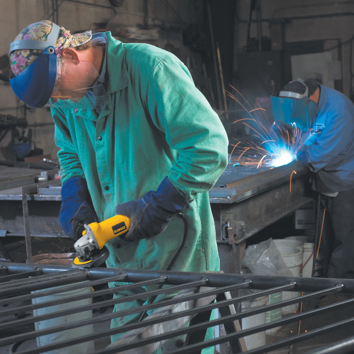 DEWALT 4-1/2 In. 11-Amp Small Angle Grinder Image 6