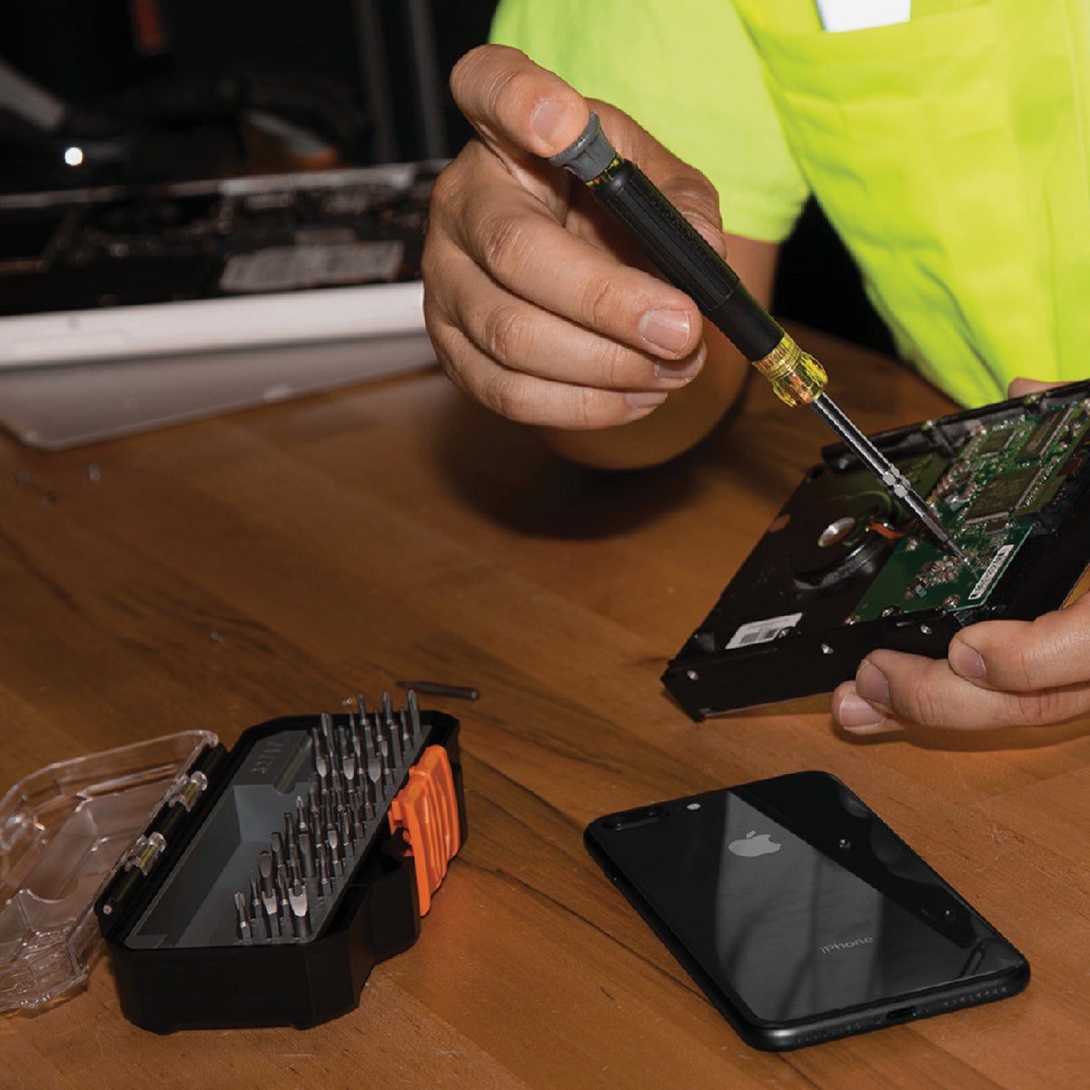 Klein All-in-1 Precision Screwdriver Set with Case (40-Piece) Image 6