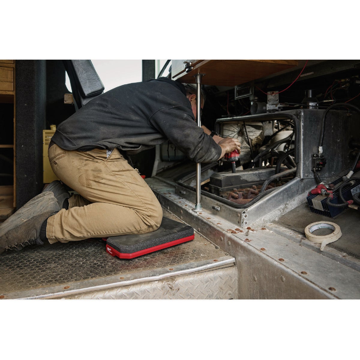 Milwaukee PACKOUT Kneeling Pad Image 6