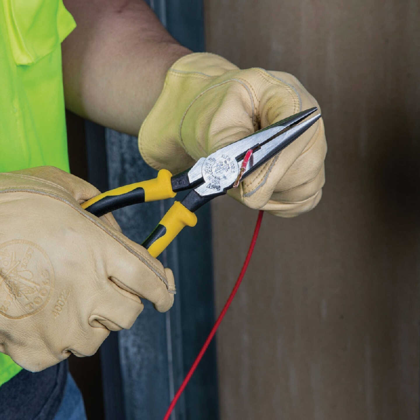 Klein 8-1/2 In. Journeyman Long Nose Pliers Image 4