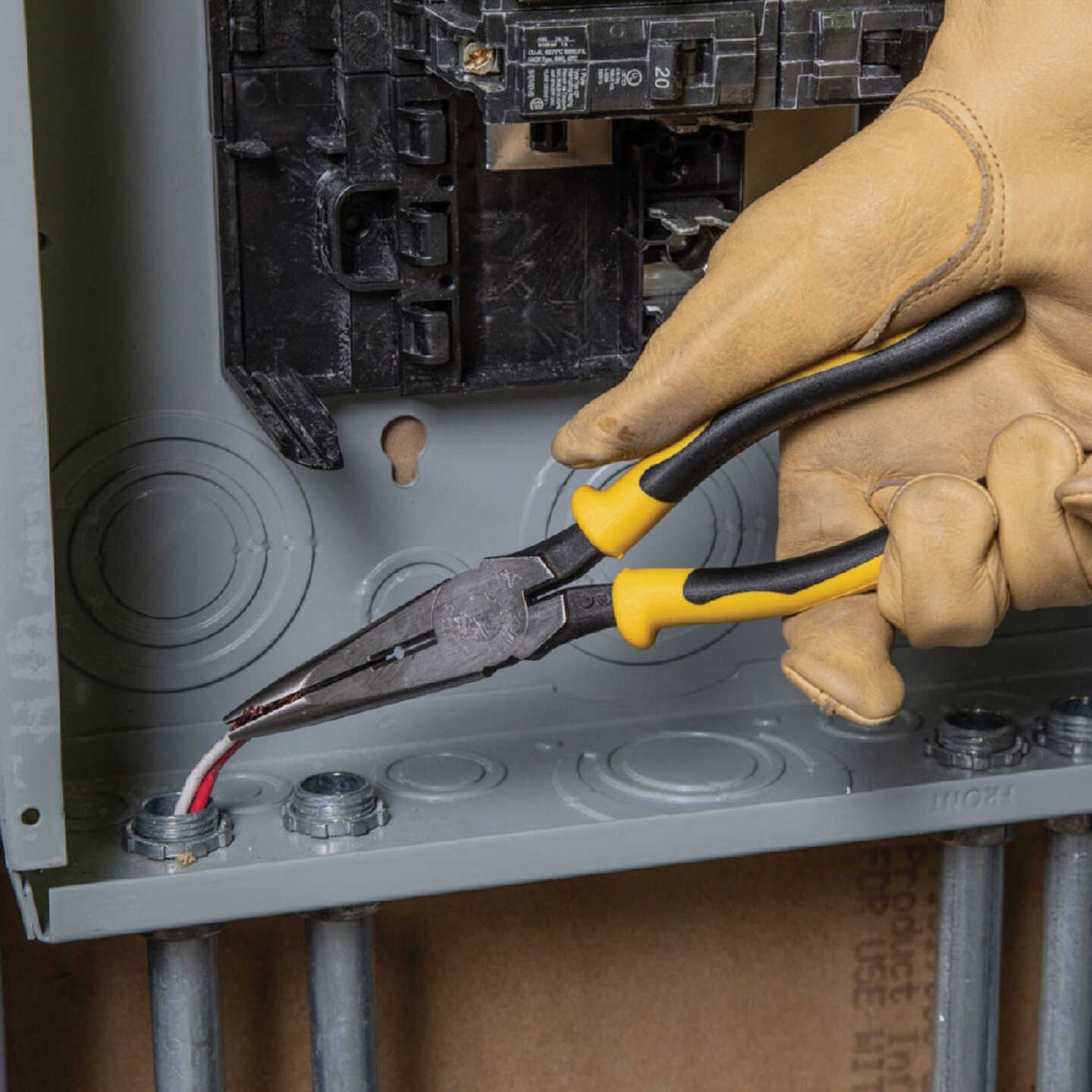 Klein 8-1/2 In. Journeyman Long Nose Pliers Image 2