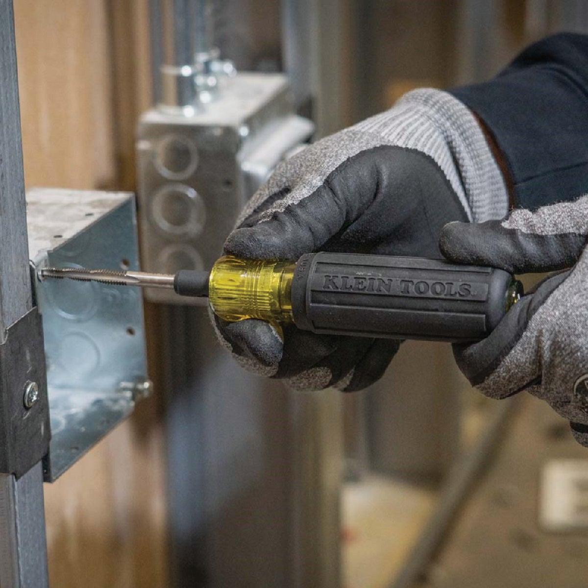 Klein 6-in-1 Multi Tap Tool (6-32, 8-32, 10-32, 10-24, 12-24, 1/4-20) Image 3