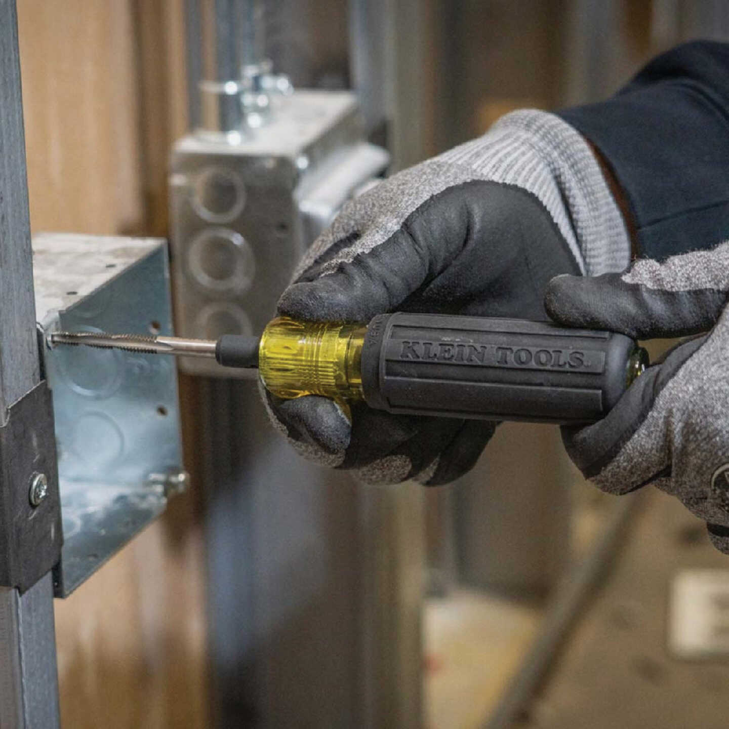 Klein 6-in-1 Multi Tap Tool (6-32, 8-32, 10-32, 10-24, 12-24, 1/4-20) Image 3