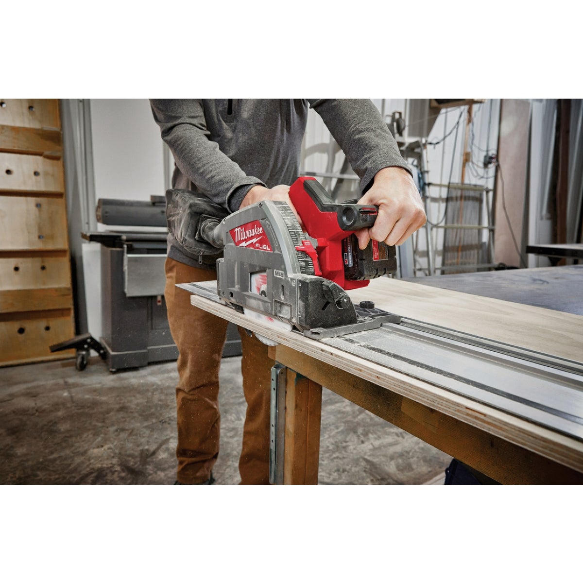 Milwaukee 55 In. Track Saw Guide Rail Image 4