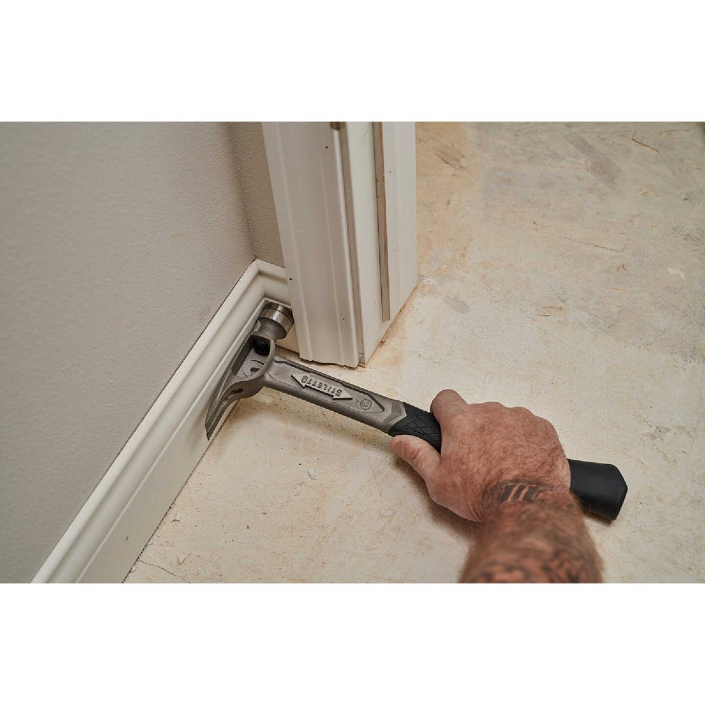 Stiletto TRIMBONE 10 Oz. Smooth-Face Framing Hammer with Curved Titanium Handle Image 4