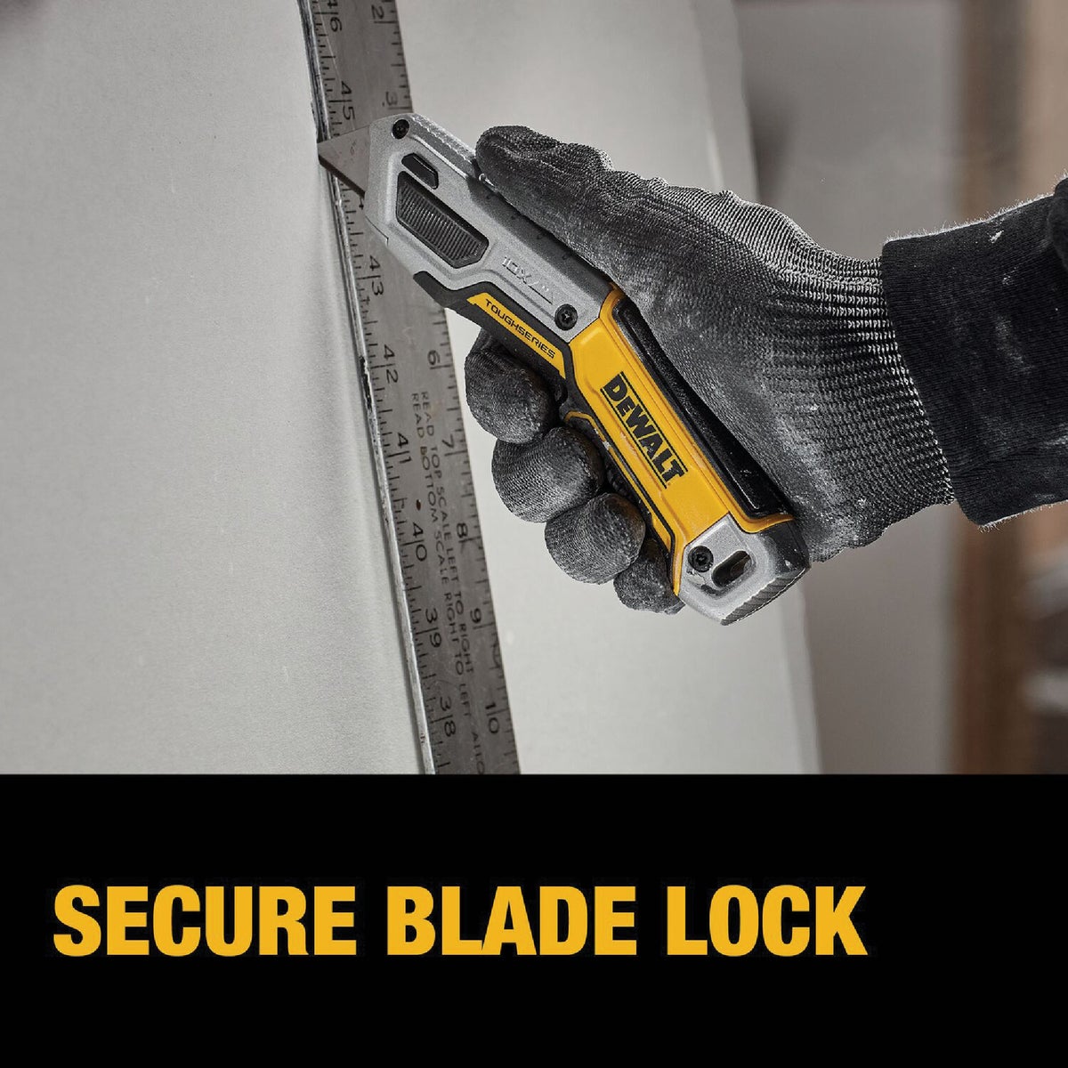 DEWALT TOUGHSERIES Retractable Utility Knife Image 4