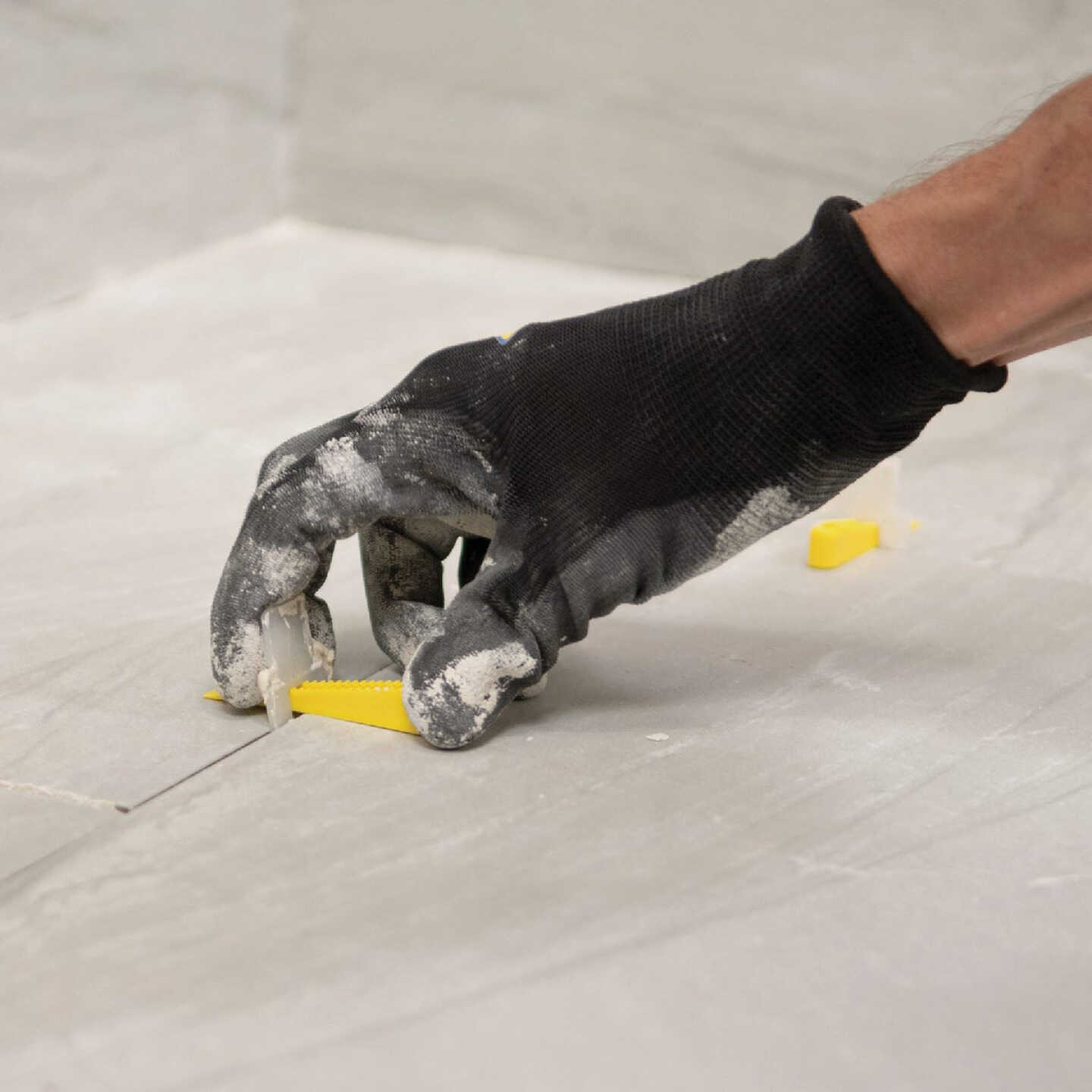 QEP LASH Yellow Wedges, Part B of Two-Part Tile Leveling System (100-Pack) Image 3