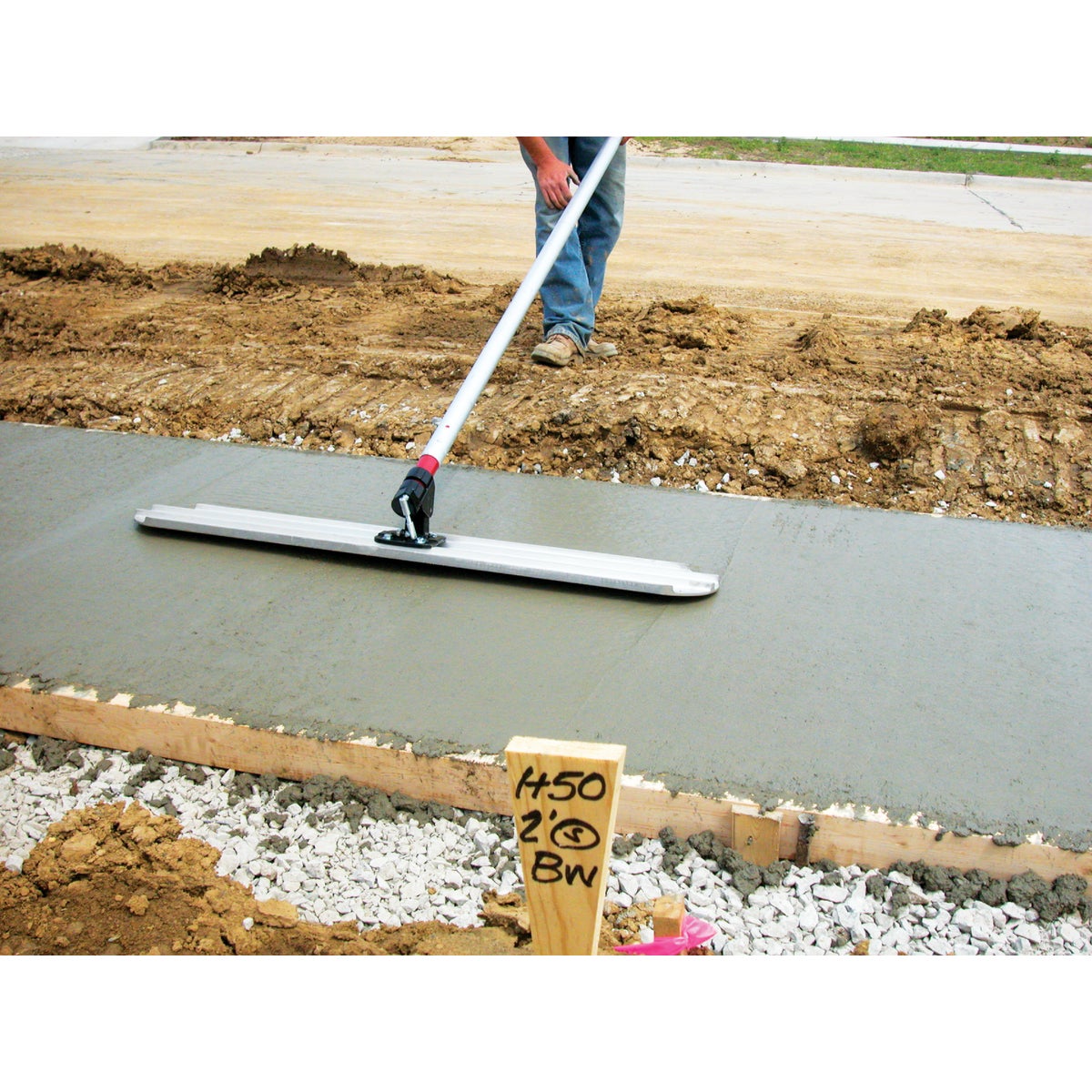 Marshalltown 8 In. x 48 In. Rounded End Bull Float Image 2