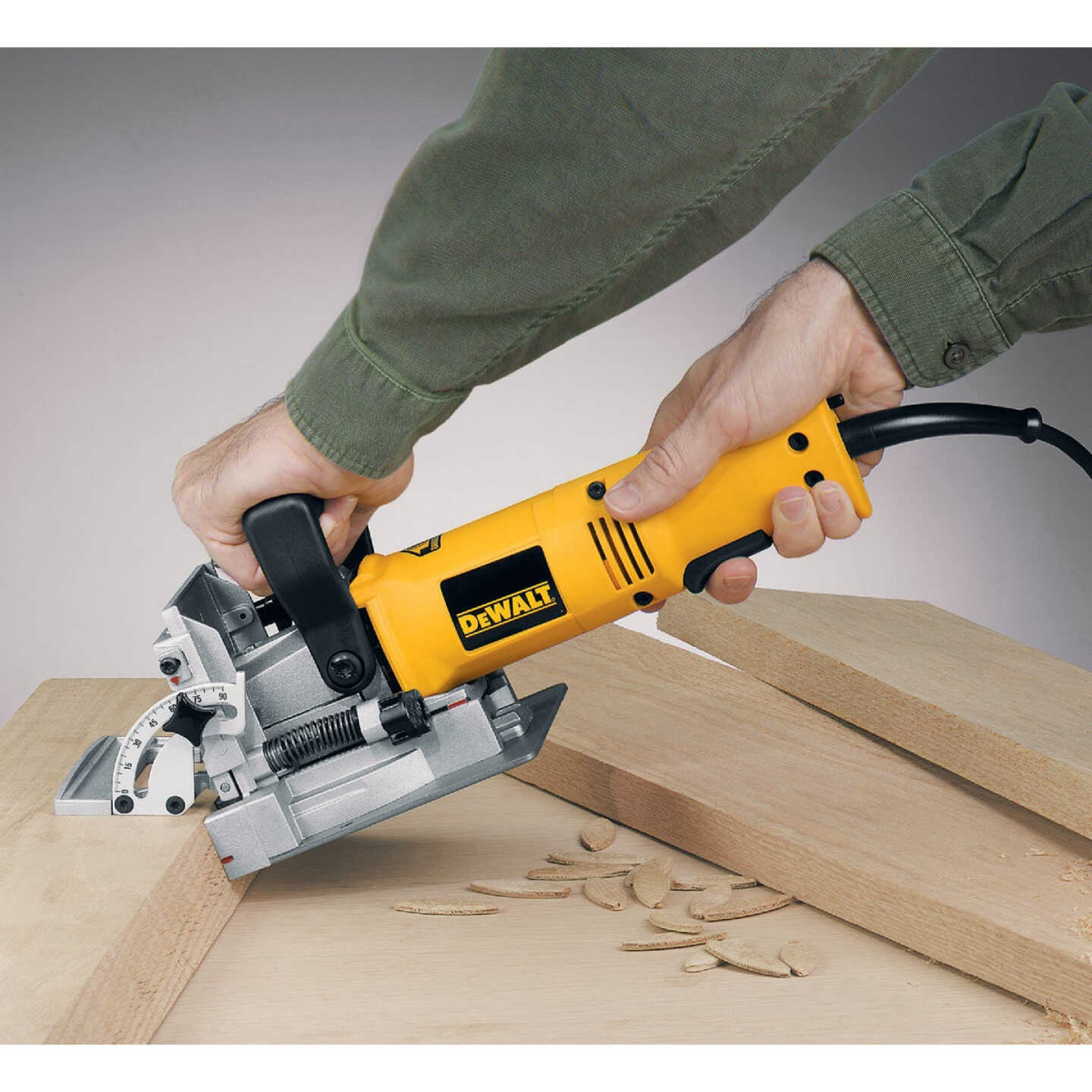 DEWALT 6.5-Amp Biscuit Joiner Kit Image 2