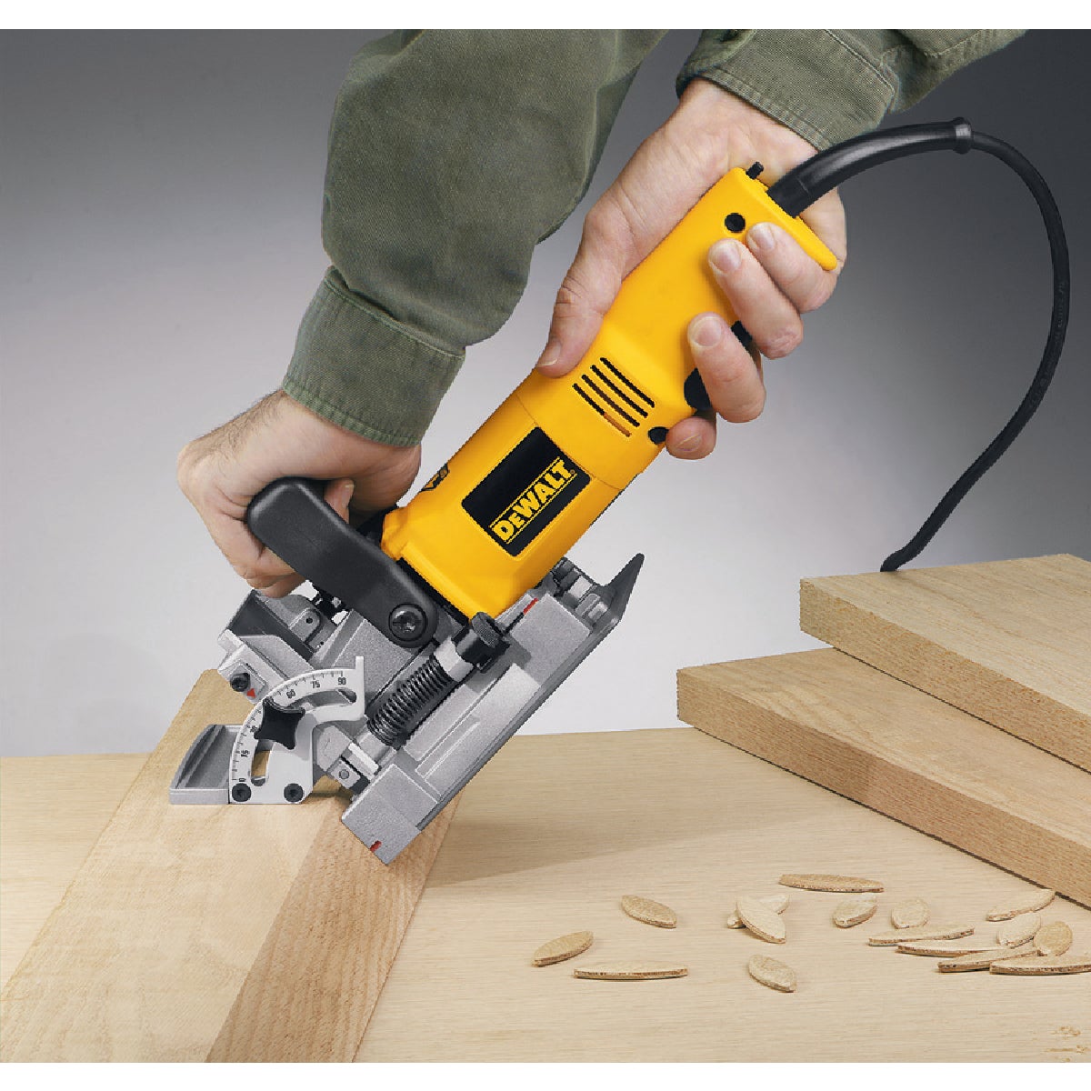 DEWALT 6.5-Amp Biscuit Joiner Kit Image 3