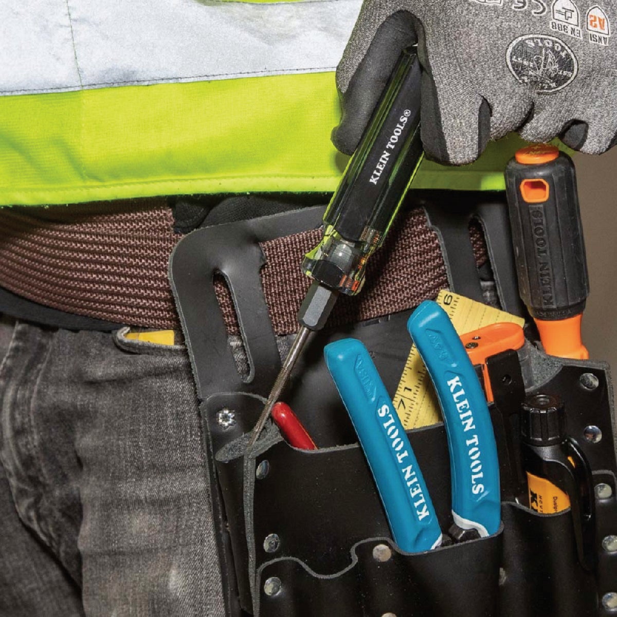 Klein 7.625 In. 6-in-1 Multi-Tap Tool Image 2