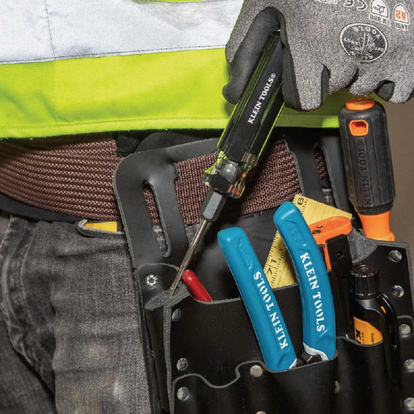 Klein 7.625 In. 6-in-1 Multi-Tap Tool Image 2