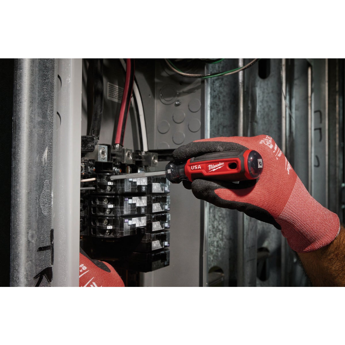 Milwaukee #1 x 3 In. Square Recess Cushion Grip Screwdriver (USA) Image 5