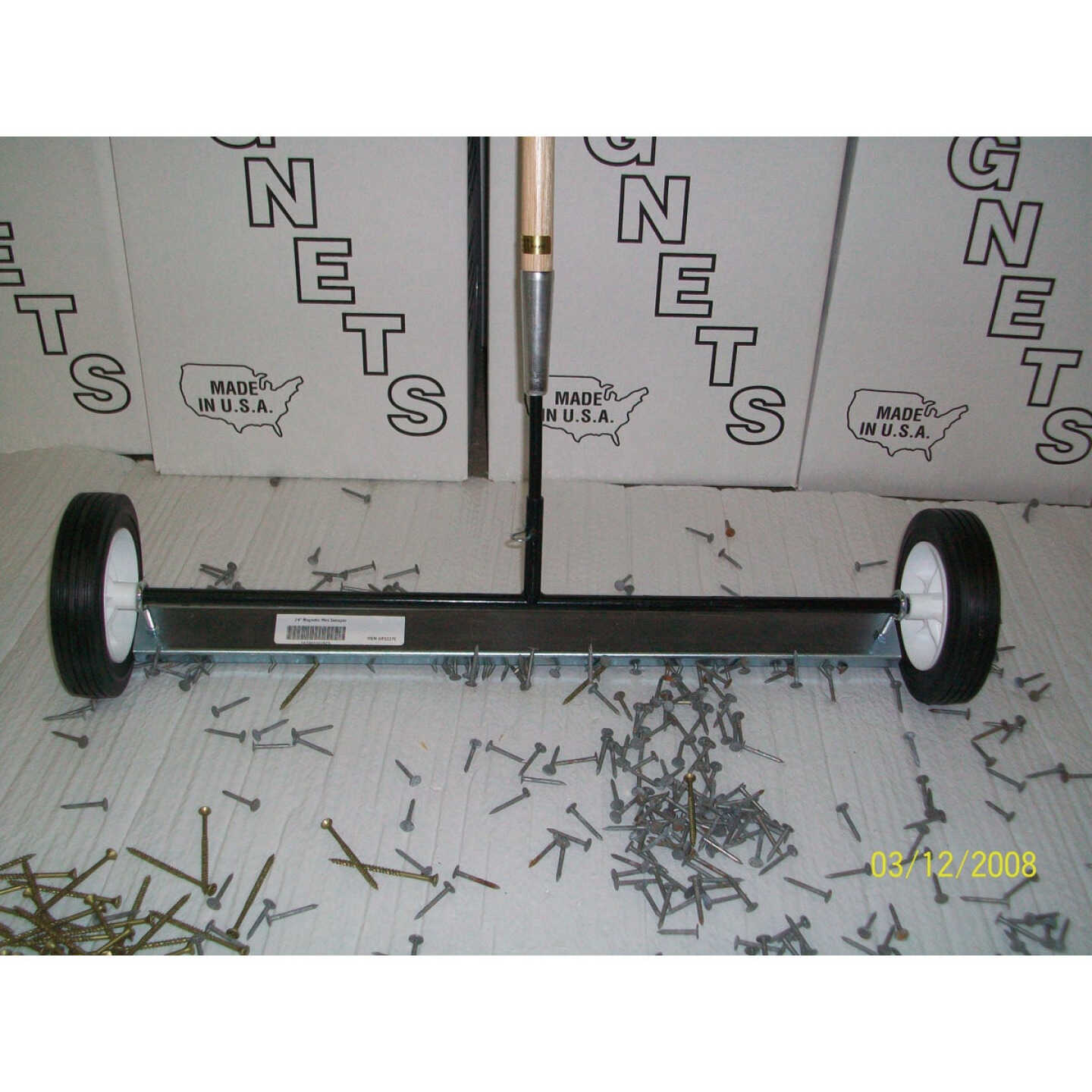 Attractor 24 In. Magnetic Sweeper Image 2