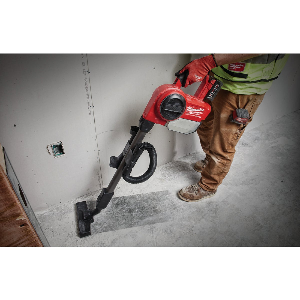 Milwaukee M18 FUEL 18V Lithium-Ion Brushless Cordless Compact Bagless Stick Vacuum Cleaner (Tool Only) Image 2