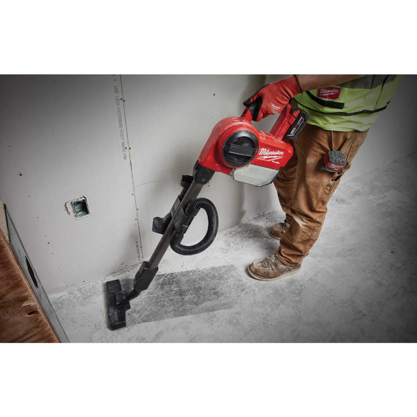 Milwaukee M18 FUEL 18V Lithium-Ion Brushless Cordless Compact Bagless Stick Vacuum Cleaner (Tool Only) Image 2