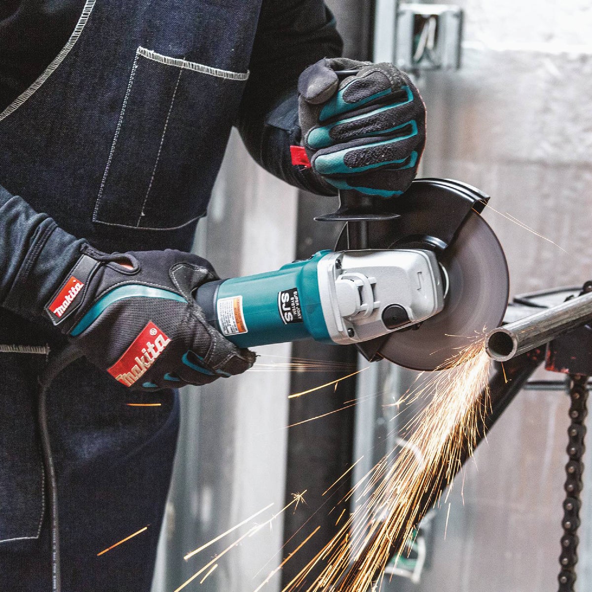 Makita 6 In. 13-Amp SJS High-Power Angle Grinder with Lock On Image 3