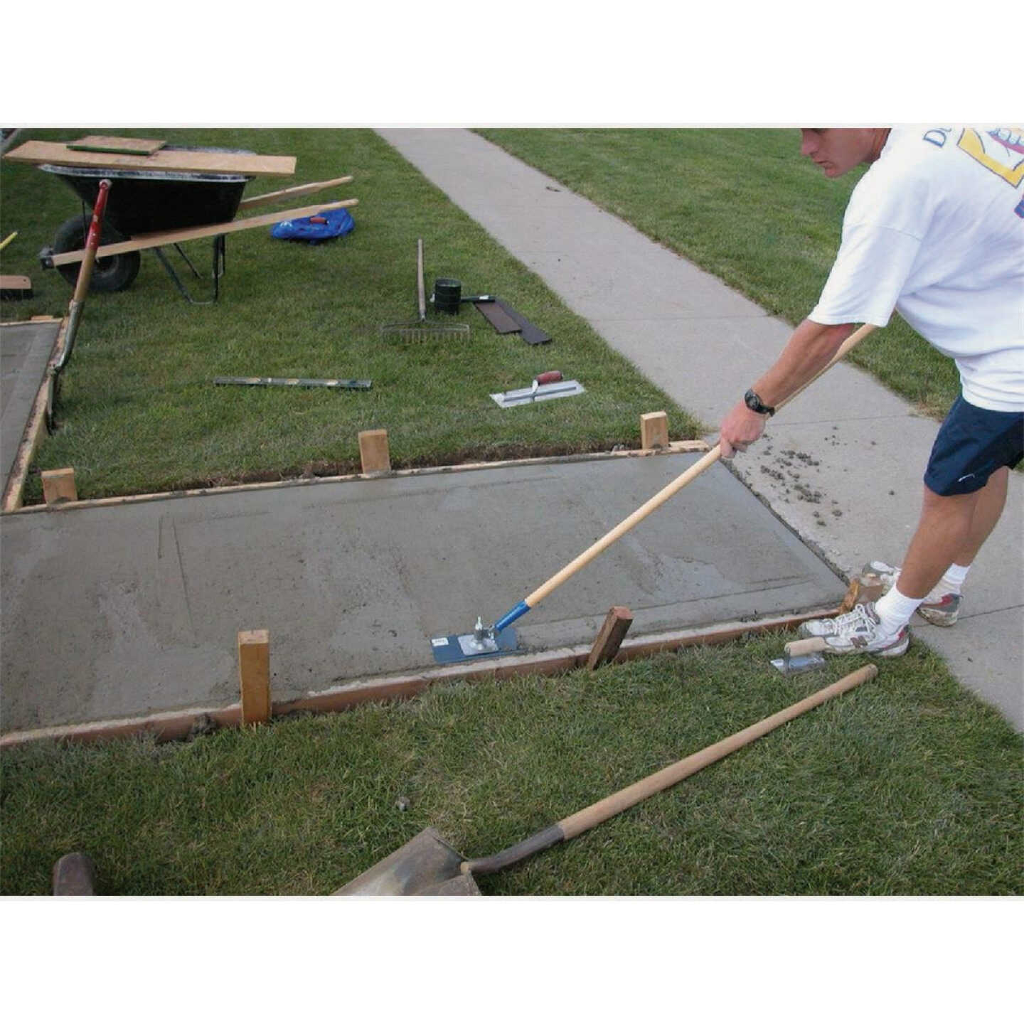 Marshalltown 9 In. x 4 In. All-Angle Walking Edger Image 2