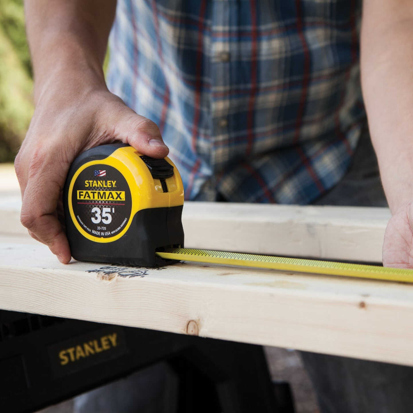 Stanley FatMax 35 Ft. Classic Tape Measure with 11 Ft. Standout Image 6