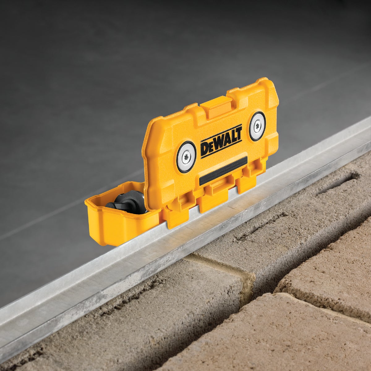 DEWALT 15-Piece Screwdriver Bit Set Image 6