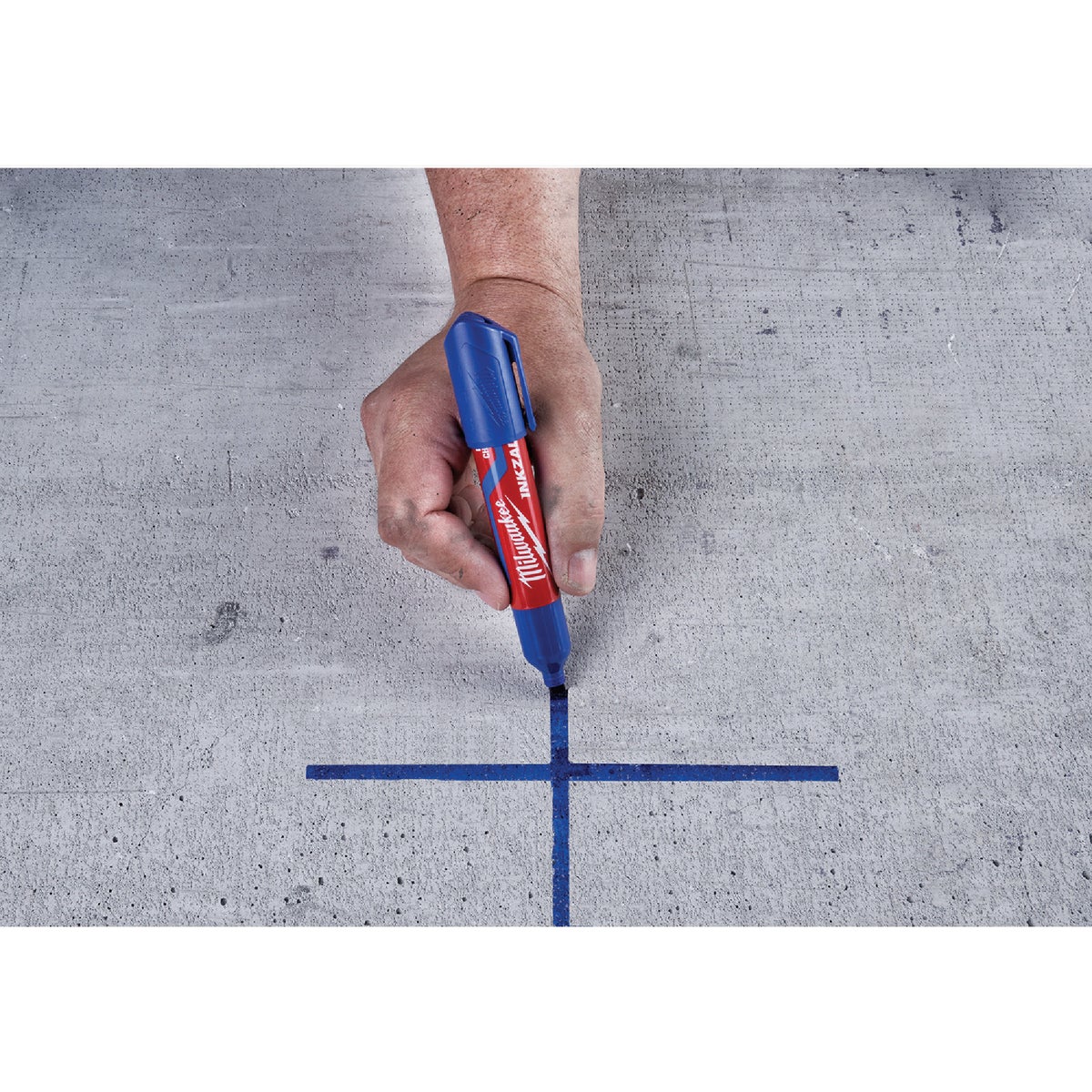 Milwaukee INKZALL Large Chisel Tip Blue Job Site Marker Image 2