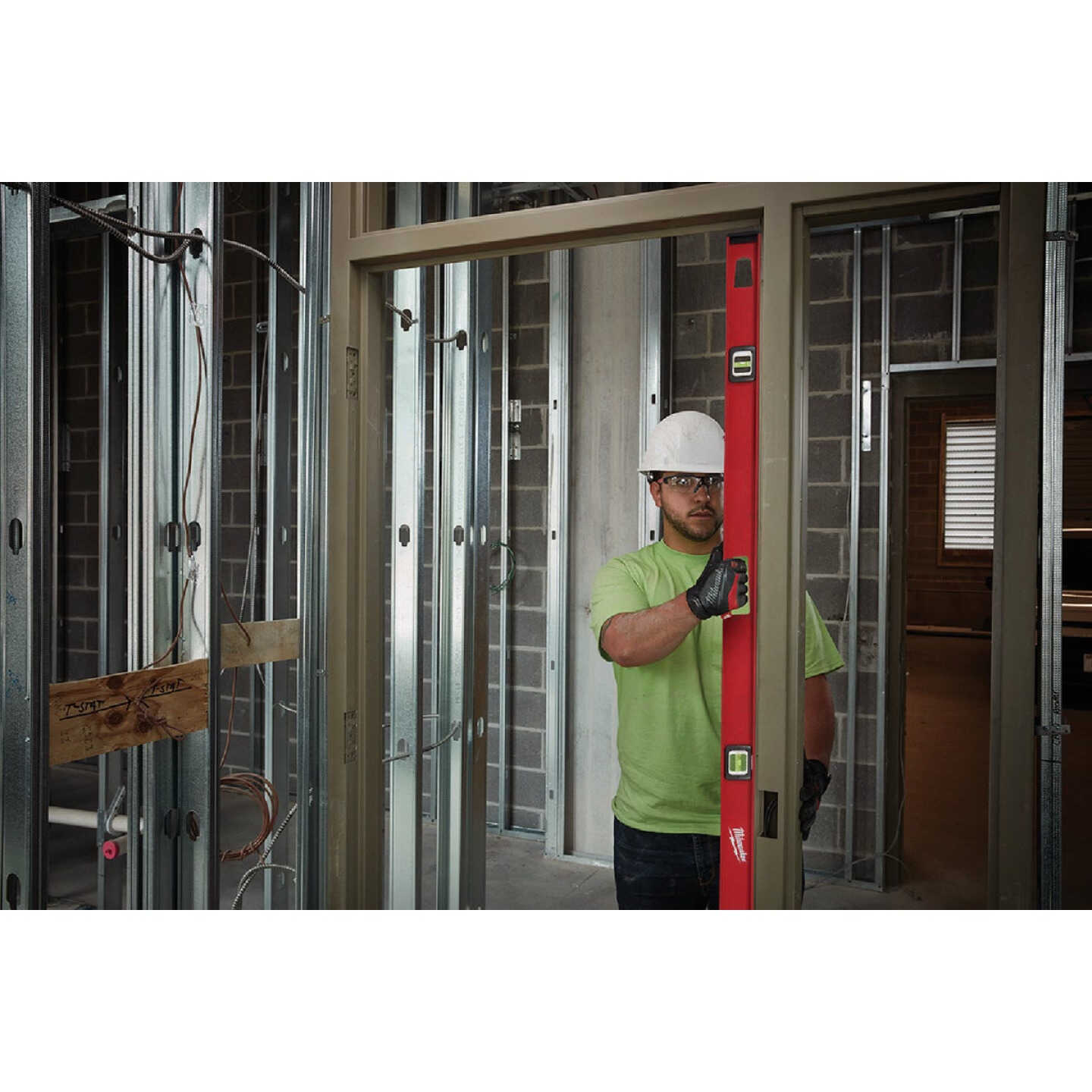 Milwaukee 78 In. Aluminum Magnetic I-Beam Level Image 2