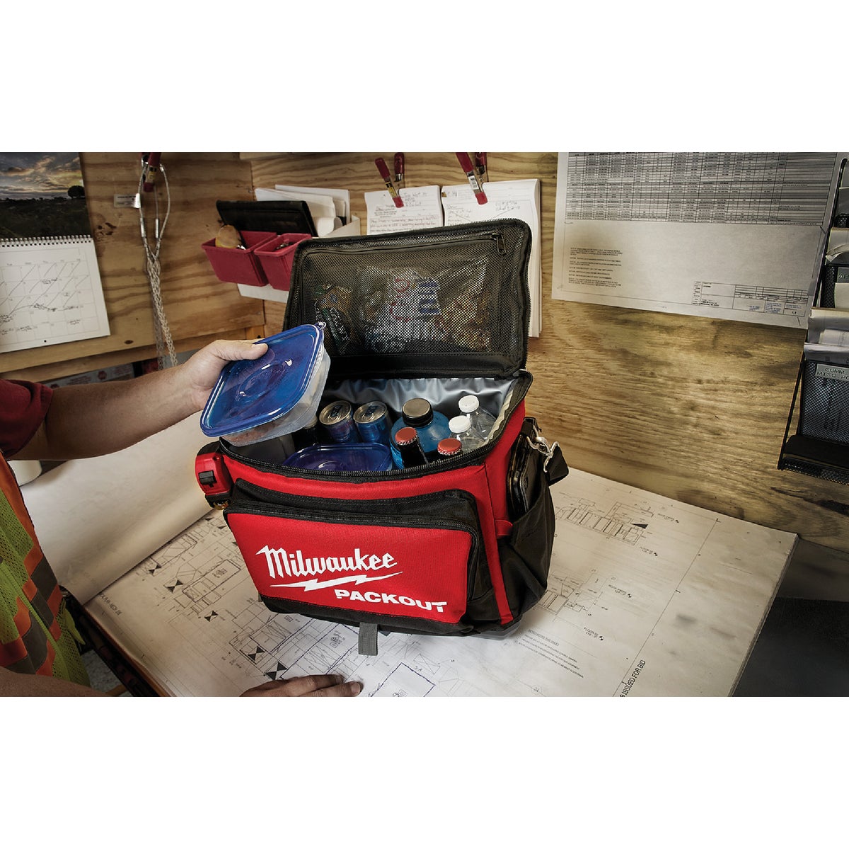 Milwaukee PACKOUT 5-Compartment Soft-Side Cooler, Black & Red Image 4