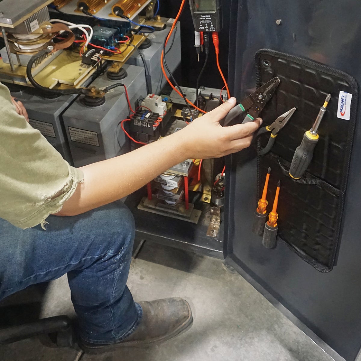 MagnetSource 19.5 In. x 8.85 In. Magnetic ToolMat Image 6