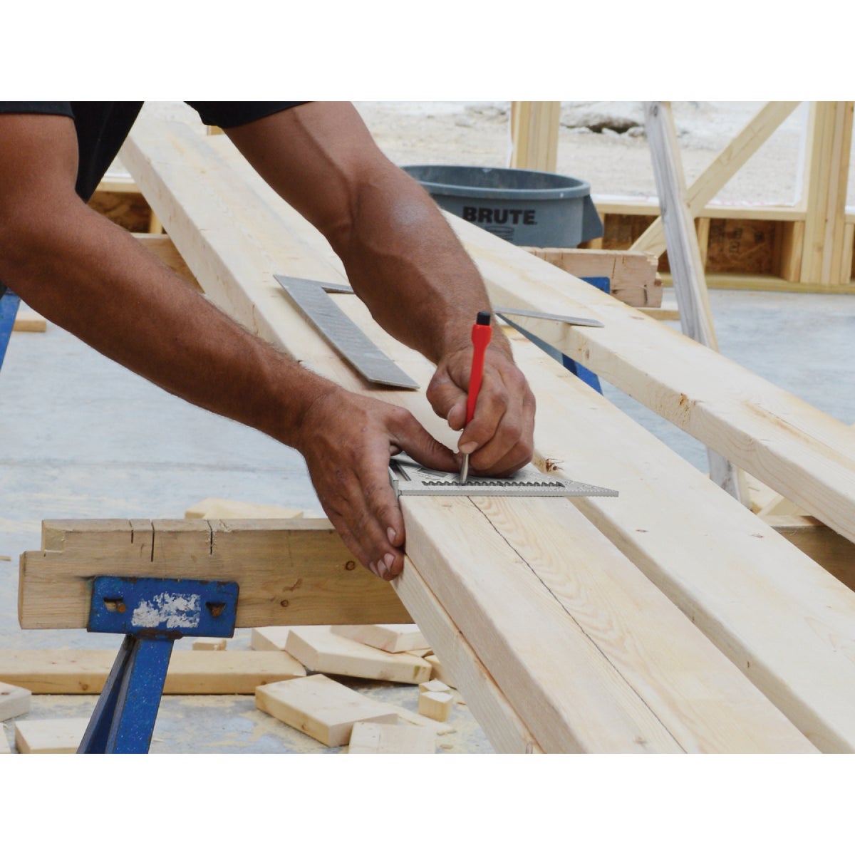 Johnson Level Johnny Square 7 In. Aluminum Rafter Square Image 3