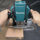 Makita 8-Amp 1.25 HP Plunge Router Image 3