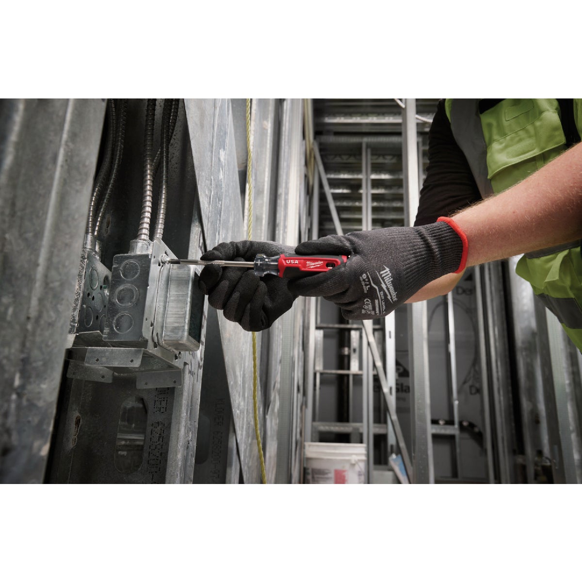 Milwaukee #2 x 10 In. Phillips Screwdriver with Cushion Grip Image 6