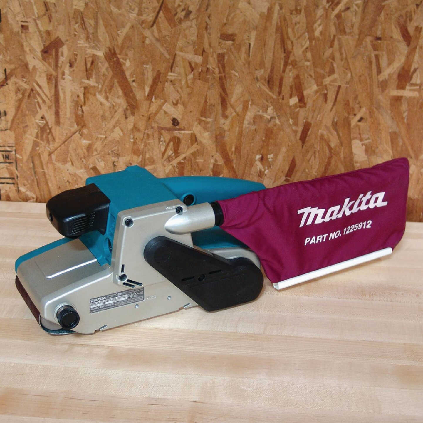 Makita 4 In. x 24 In. 8.8-Amp Belt Sander Image 3