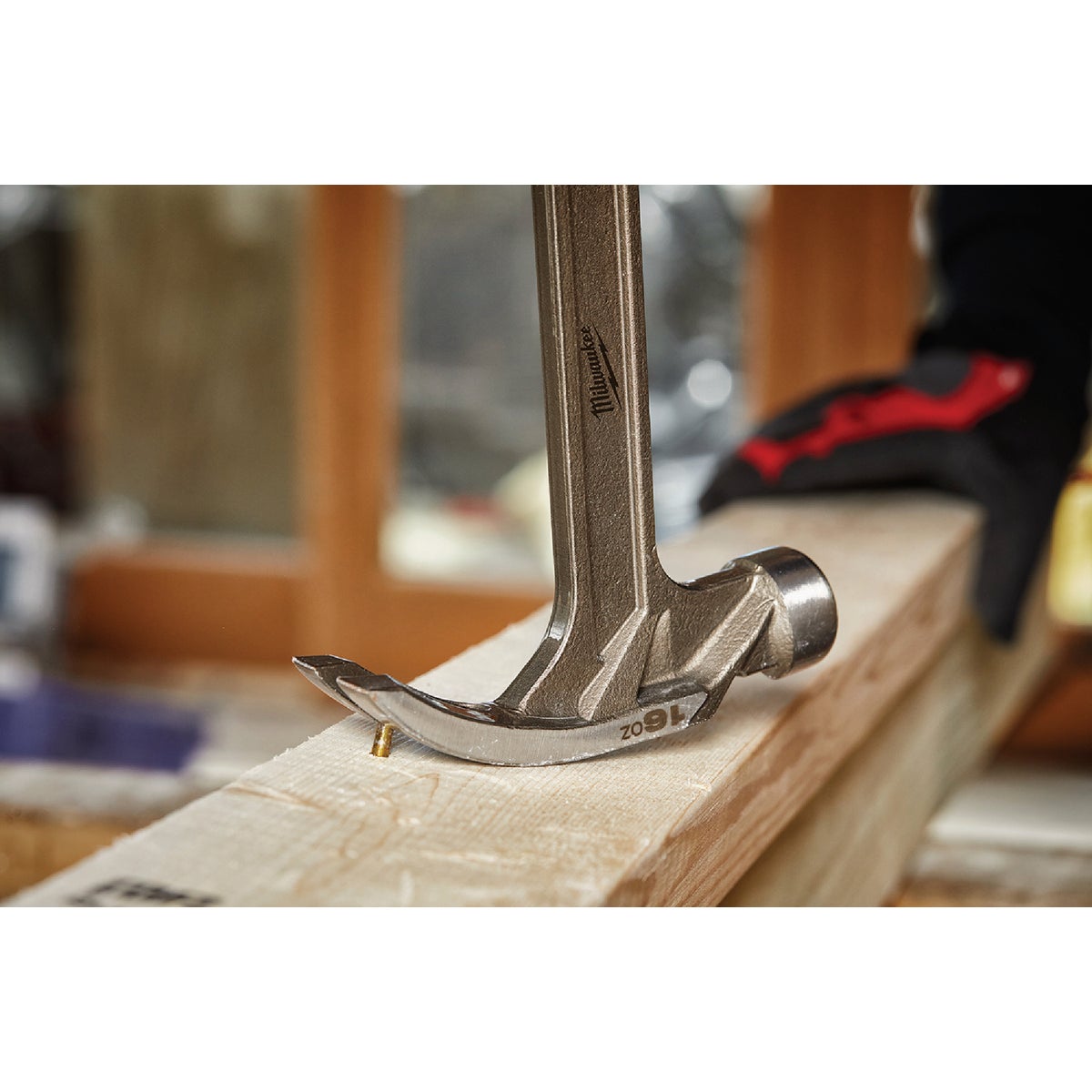 Milwaukee 16 Oz. Smooth-Face Rip Claw Hammer with Steel Handle Image 3