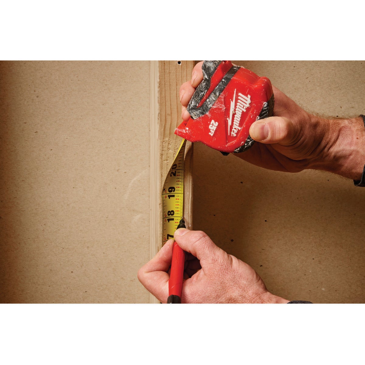 Milwaukee 26 Ft. Compact Tape Measure Image 5