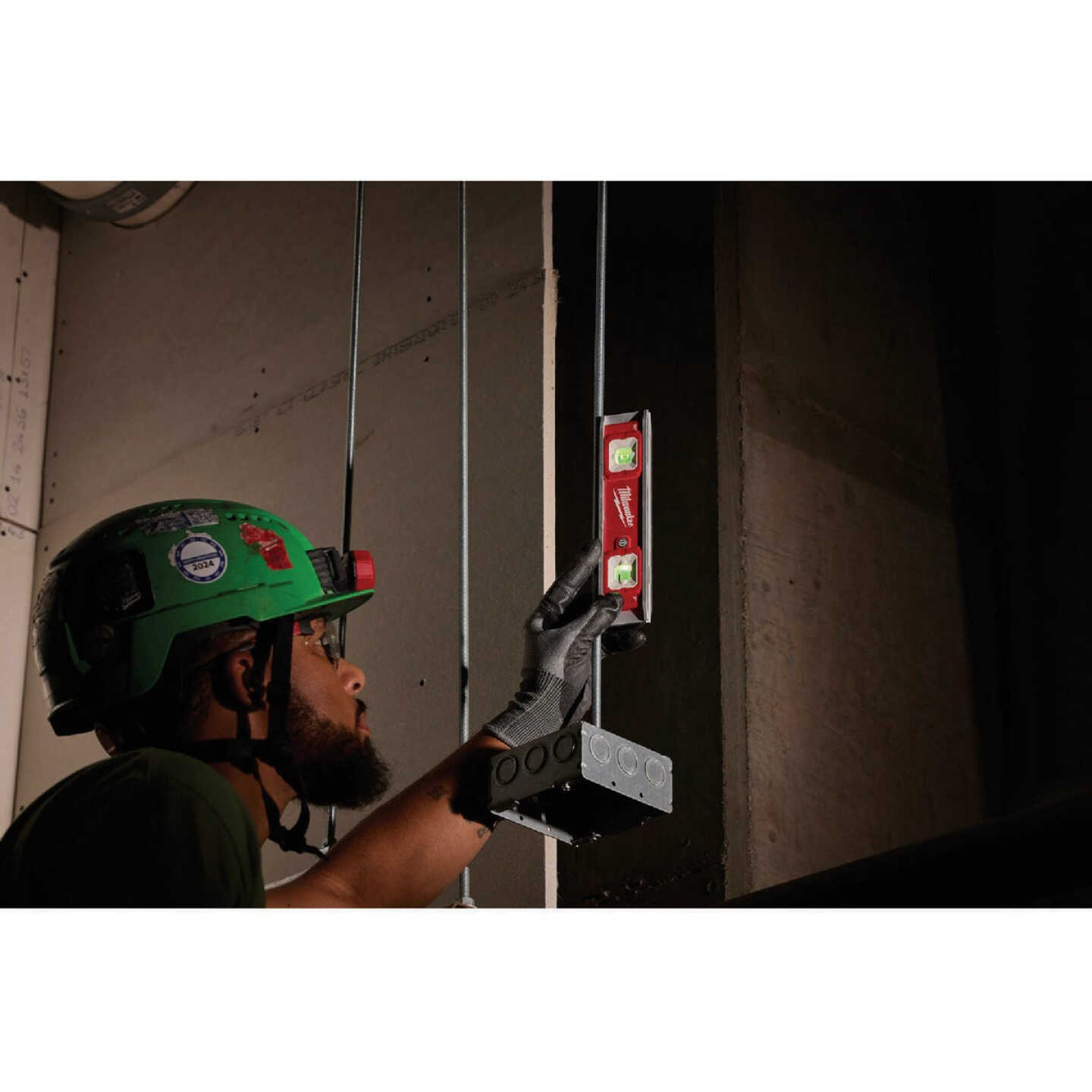 Milwaukee 9 In. Torpedo Level with Lighted Vials Image 5