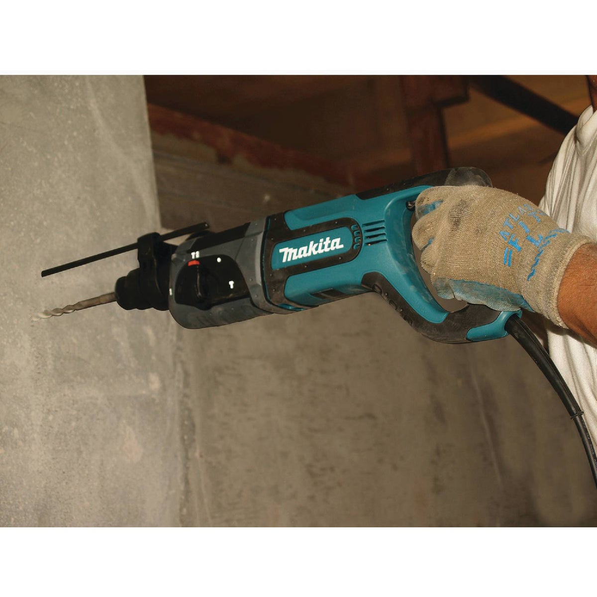 Makita 1 In. SDS-Plus 7-Amp Electric Rotary Hammer Drill Image 9