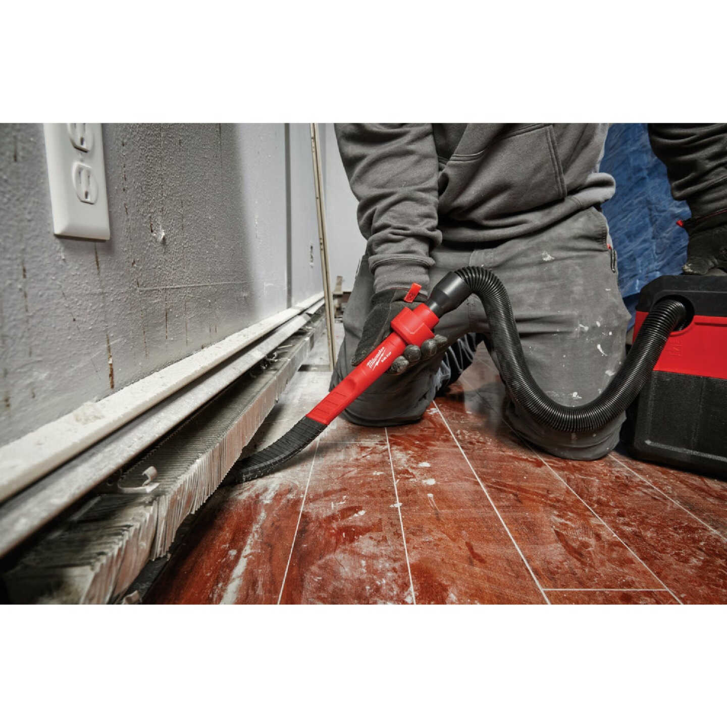 Milwaukee AIR-TIP 1-1/4 In. - 2-1/2 In. x 16 In. L Plastic Flexible Long Reach Crevice Tool Image 2