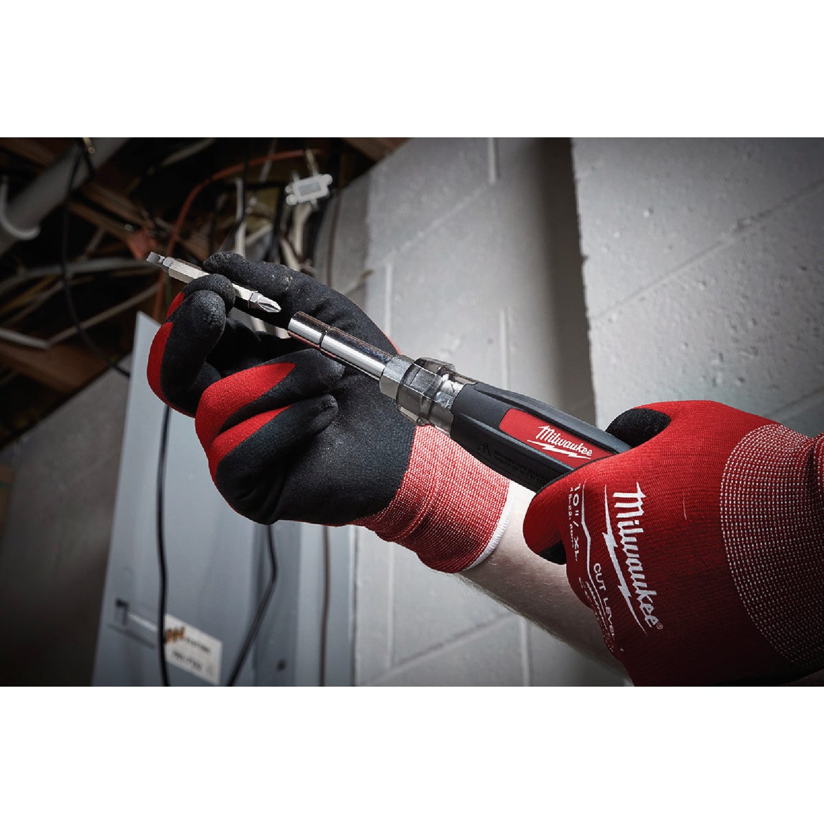 Milwaukee 13-in-1 Cushion Grip Multi-Bit Screwdriver with ECX Image 3