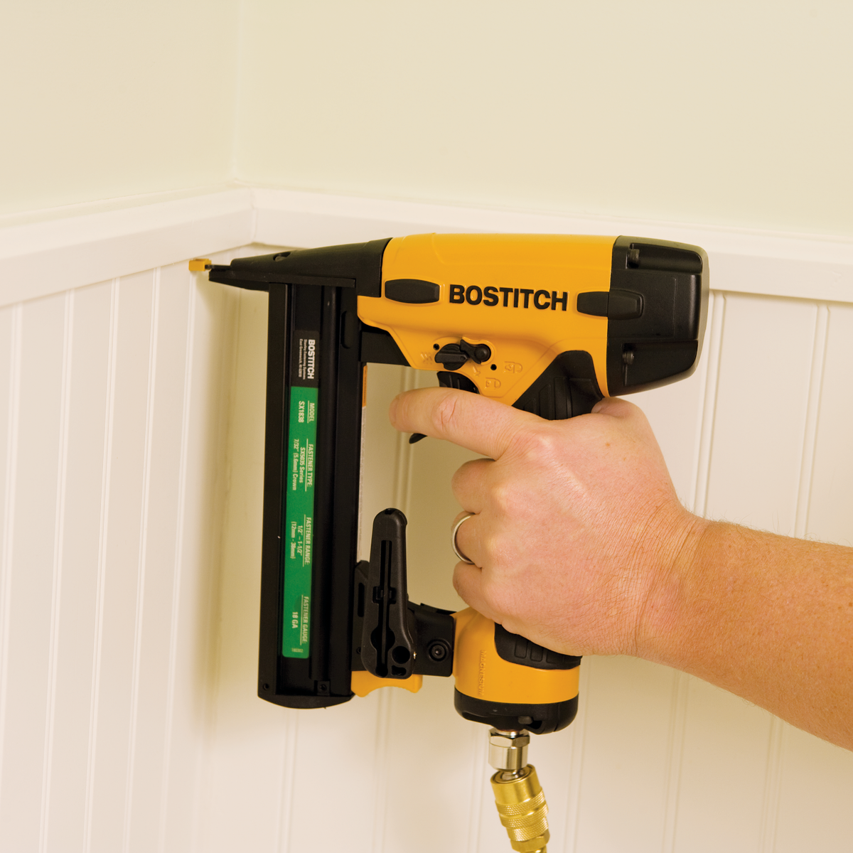 Bostitch 18-Gauge 7/32 In. Crown 1-1/2 In. Finish Stapler Kit Image 2