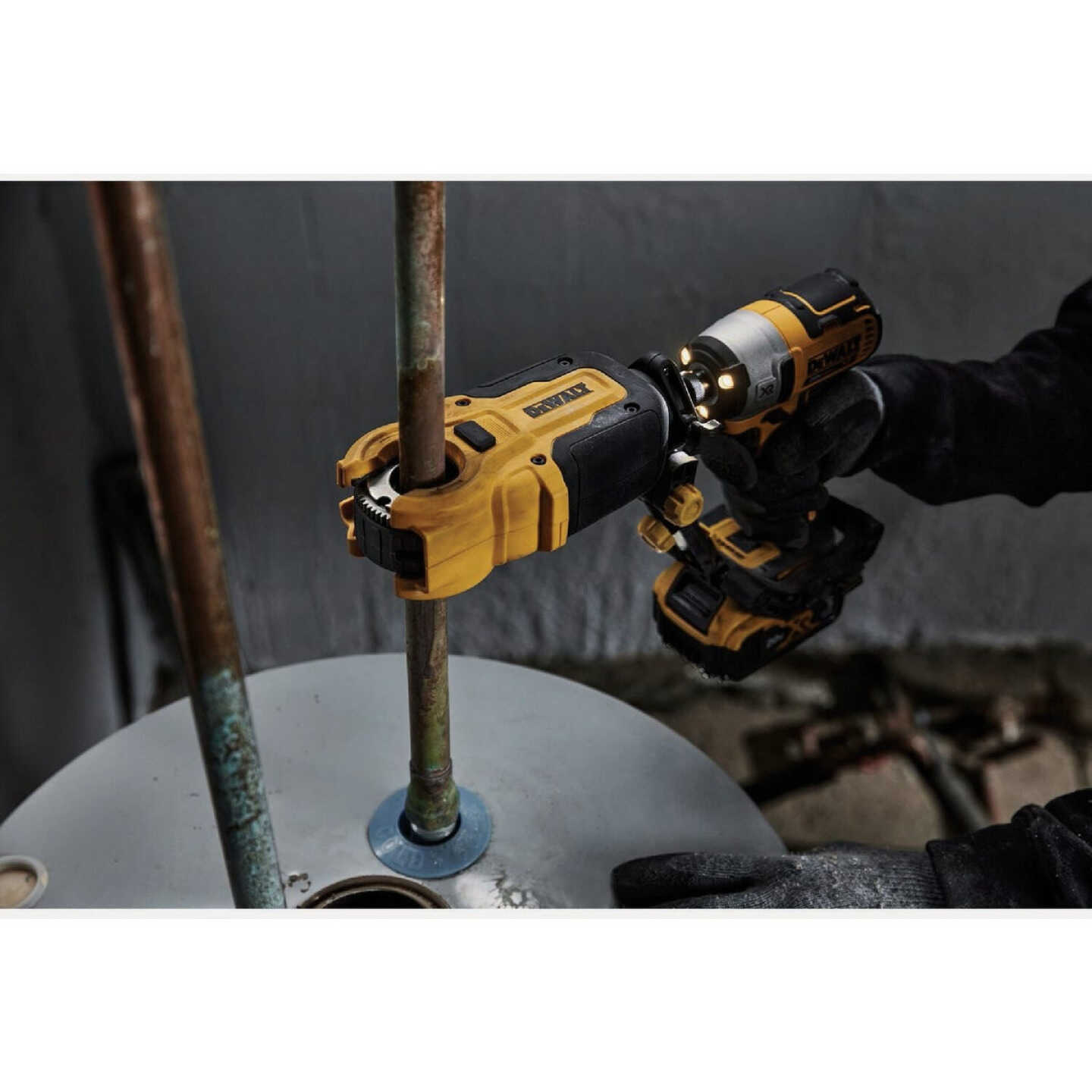 DEWALT IMPACT CONNECT Copper Pipe Cutter Attachment Image 7