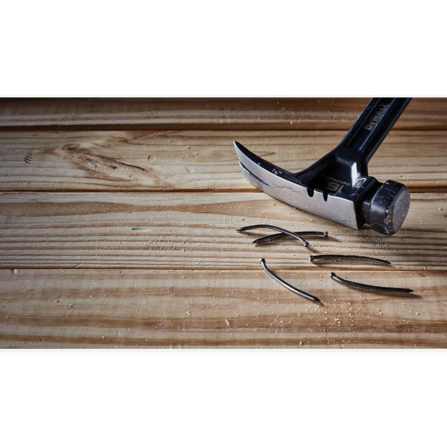 DEWALT 16 Oz. Smooth-Face Rip Claw Hammer with Steel Handle Image 3